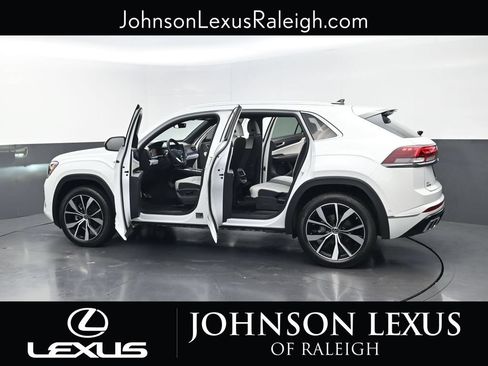 Used 2025 Volkswagen Atlas Cross Sport SEL Premium R-Line AWD/4WD image 38