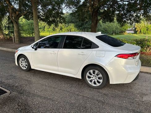 Used 2023 Toyota Corolla LE FWD image 4