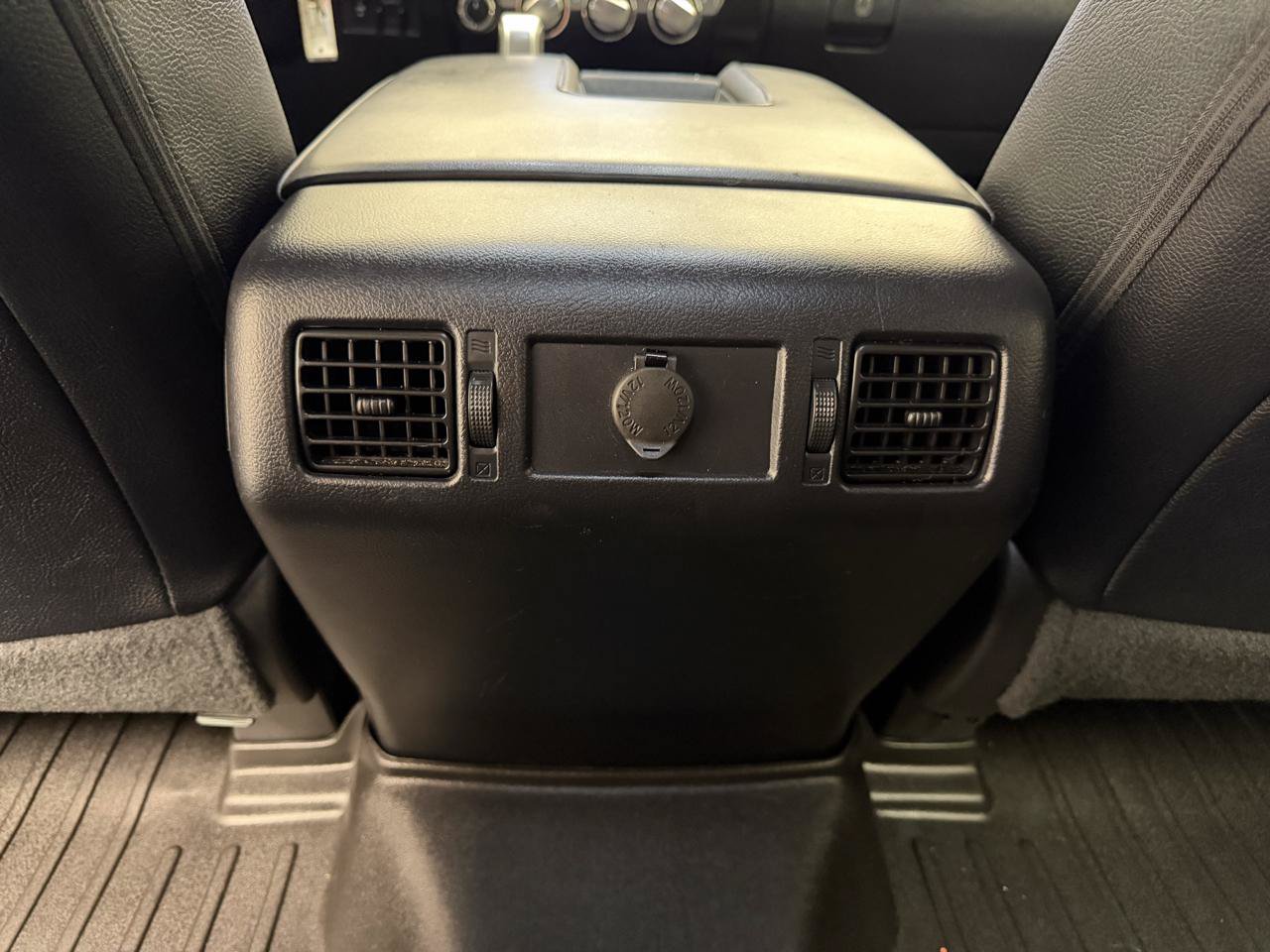 Used 2021 Toyota Tundra SR5 w/ SR5 Leather Package AWD/4WD image 31