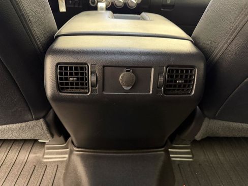 Used 2021 Toyota Tundra SR5 w/ SR5 Leather Package AWD/4WD image 31