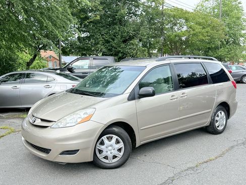 Used 2008 Toyota Sienna LE FWD image 3