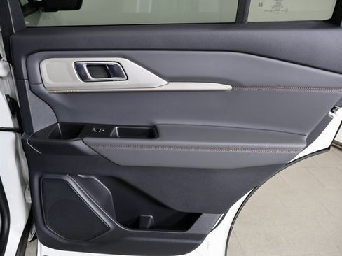 New 2026 Ford Explorer Active w/ Active Comfort Package image 12