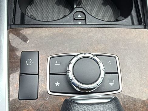 Used 2016 Mercedes-Benz E 350 4MATIC Sedan image 27