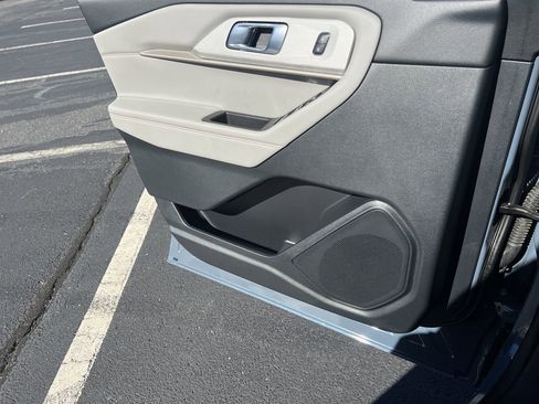 New 2026 Ford Explorer Active w/ Active Comfort Package RWD image 12