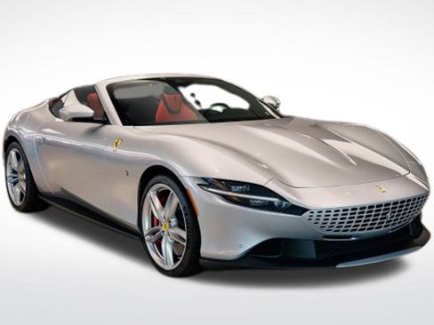 Used 2024 Ferrari Roma Spider image 7