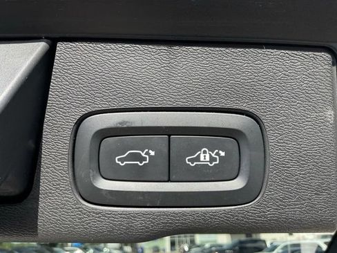 Certified 2023 Volvo XC60 B5 Plus w/ Protection Package AWD/4WD image 24