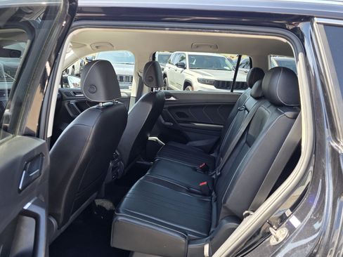Used 2022 Volkswagen Tiguan SE FWD image 18