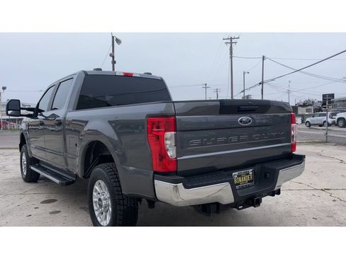 Used 2021 Ford F250 XL w/ STX Appearance Package image 9