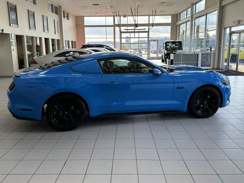 Used 2017 Ford Mustang GT Premium w/ Black Accent Package RWD image 8