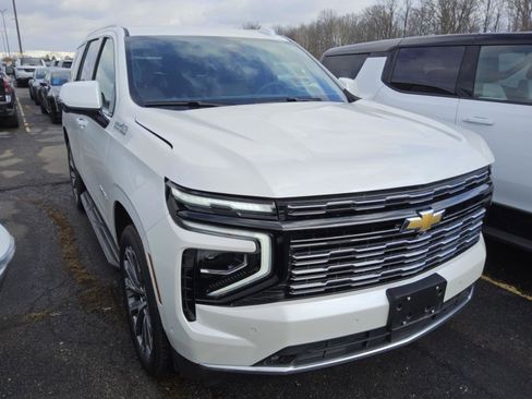 Used 2025 Chevrolet Tahoe High Country image 2