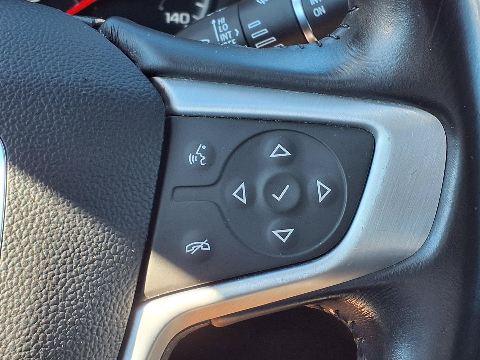 Used 2019 GMC Acadia SLE FWD image 26