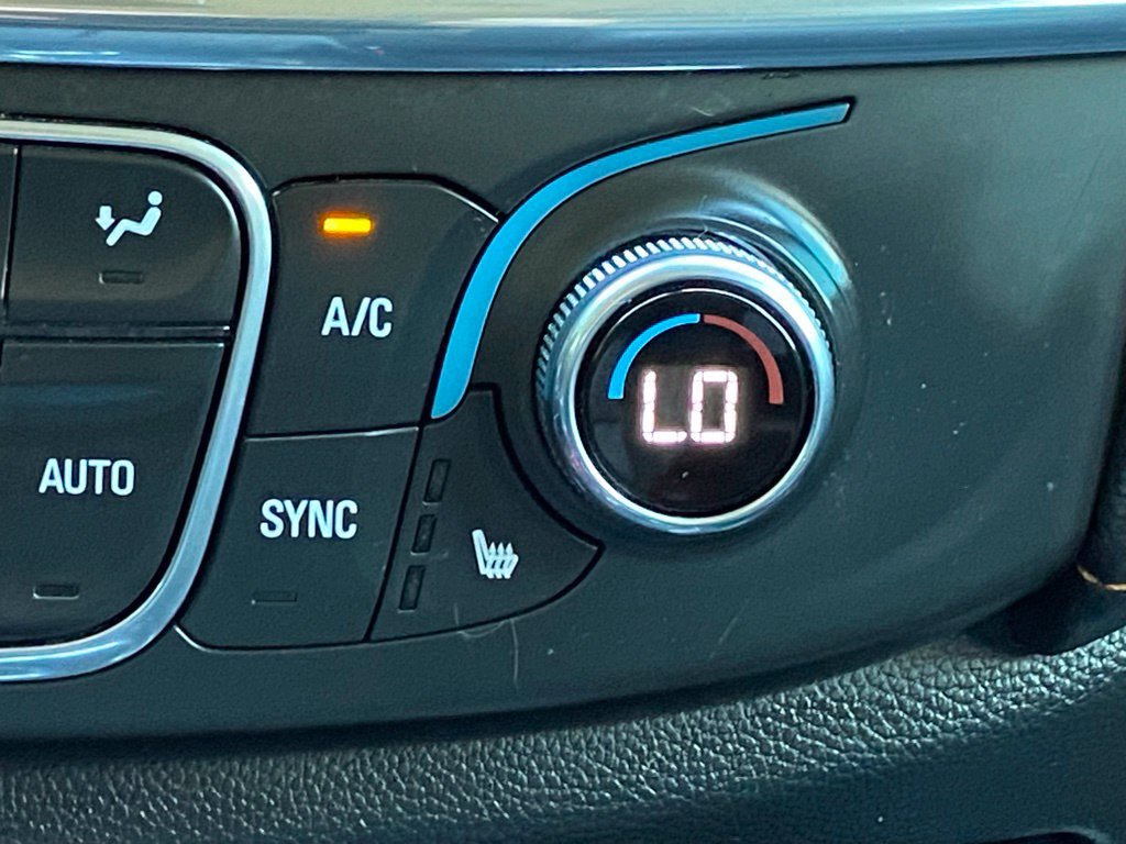 Used 2020 Chevrolet Traverse LT FWD image 26