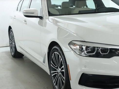 Used 2020 BMW 530i xDrive w/ Premium Package image 8