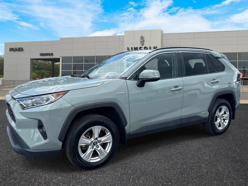 Used 2020 Toyota RAV4 XLE w/ Convenience Package AWD/4WD image 7