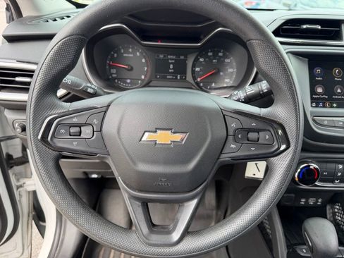 Used 2023 Chevrolet TrailBlazer LS FWD image 25