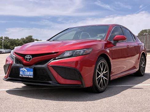 Used 2023 Toyota Camry SE FWD image 11