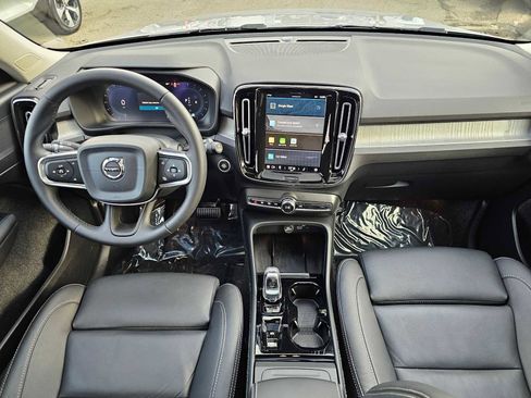 Used 2025 Volvo XC40 B5 Plus w/ Climate Package image 24