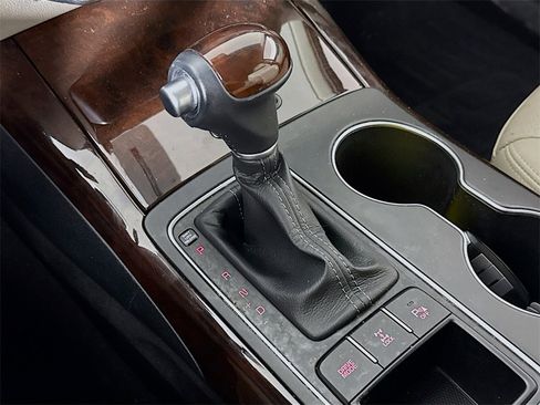 Used 2018 Kia Sorento EX image 16