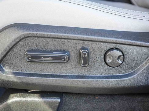 Certified 2025 Honda Pilot Touring image 21