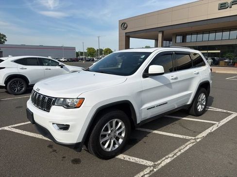 Used 2021 Jeep Grand Cherokee Laredo AWD/4WD image 4