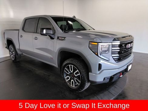 Used 2024 GMC Sierra 1500 AT4 w/ Technology Package image 3