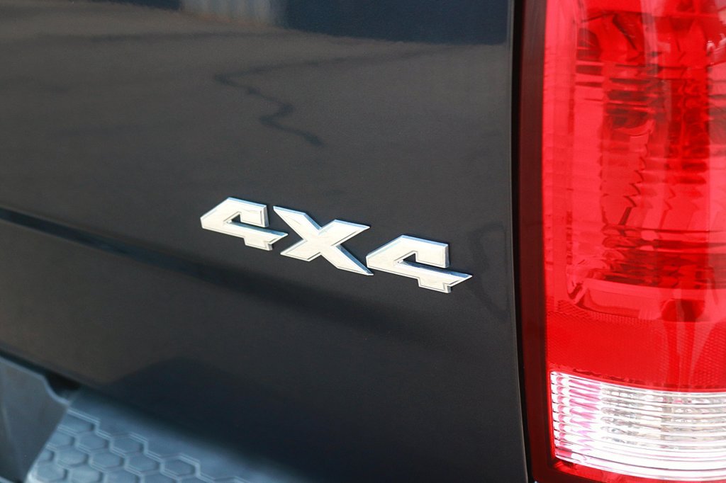 Used 2015 RAM 1500 Express AWD/4WD image 9