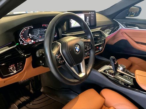 Used 2023 BMW 530i w/ Convenience Package RWD image 15