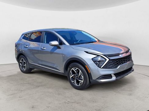 Used 2025 Kia Sportage LX image 1