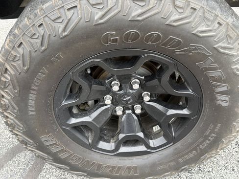 Used 2022 RAM 1500 TRX AWD/4WD image 29
