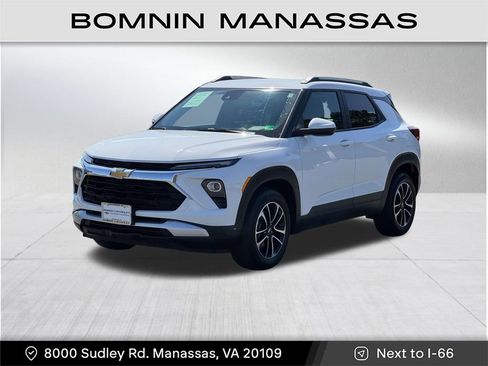 Used 2024 Chevrolet TrailBlazer LT image 3