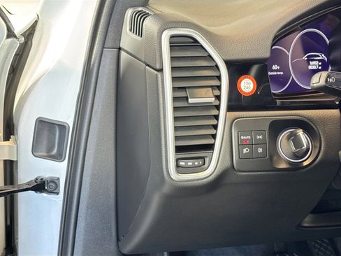 Certified 2022 Porsche Cayenne image 13