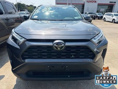 Used 2025 Toyota RAV4 XLE AWD/4WD image 12
