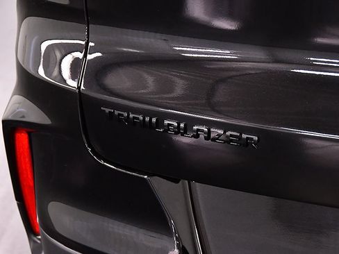 Used 2024 Chevrolet TrailBlazer RS FWD image 10