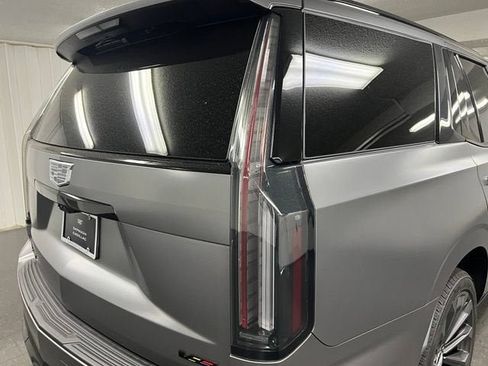 Certified 2026 Cadillac Escalade V w/ LPO, Onyx Lite Package AWD/4WD image 11