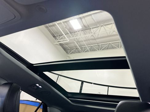 Used 2021 Ford Explorer Limited w/ Equipment Group 301A image 33