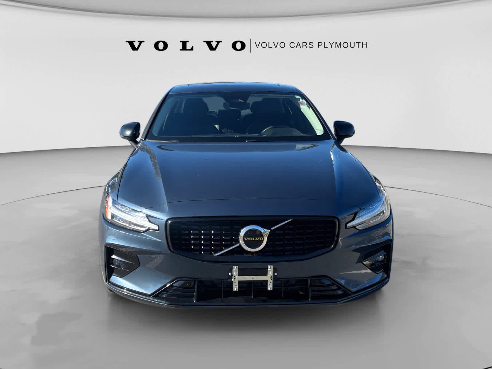 Used 2024 Volvo S60 B5 Core FWD image 2