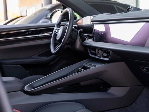 New 2025 Porsche Macan Electric image 96