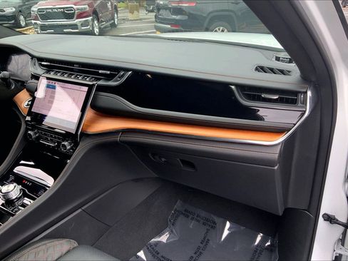 Certified 2025 Jeep Grand Cherokee L Summit image 18