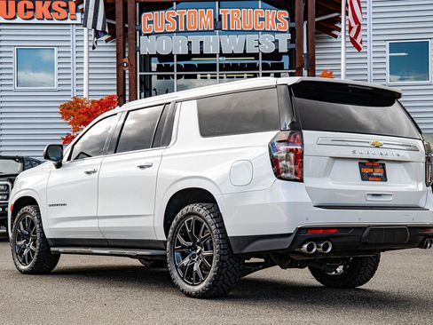 Used 2022 Chevrolet Suburban High Country image 6