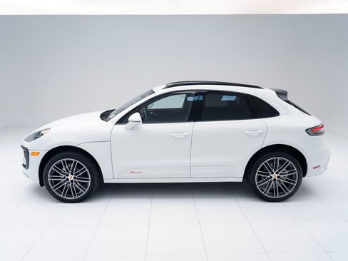 Used 2026 Porsche Macan AWD/4WD image 2