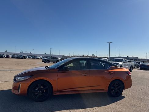 Certified 2024 Nissan Sentra SR w/ SR Premium Package image 12