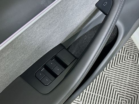 Used 2025 Tesla Model 3 Long Range RWD image 13