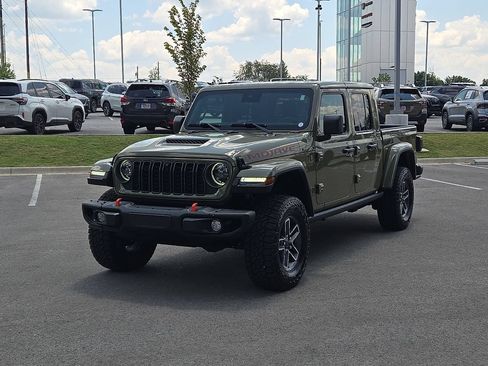 Used 2025 Jeep Gladiator Mojave AWD/4WD image 1