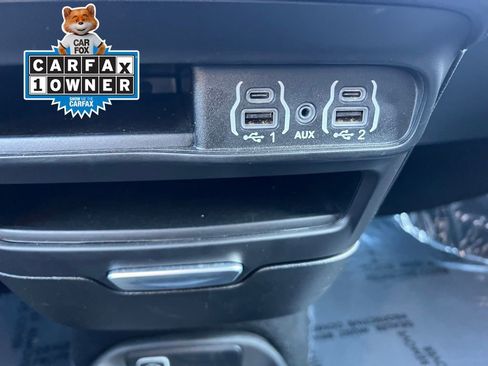 Used 2025 Chrysler Pacifica Select FWD image 42