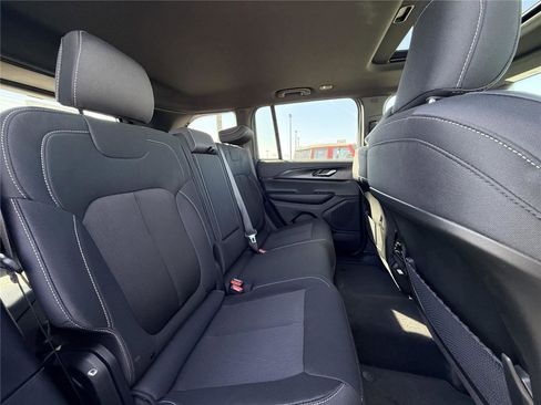 New 2025 Jeep Grand Cherokee 4WD image 15