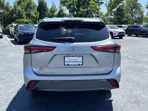 Used 2021 Toyota Highlander Limited AWD/4WD image 5