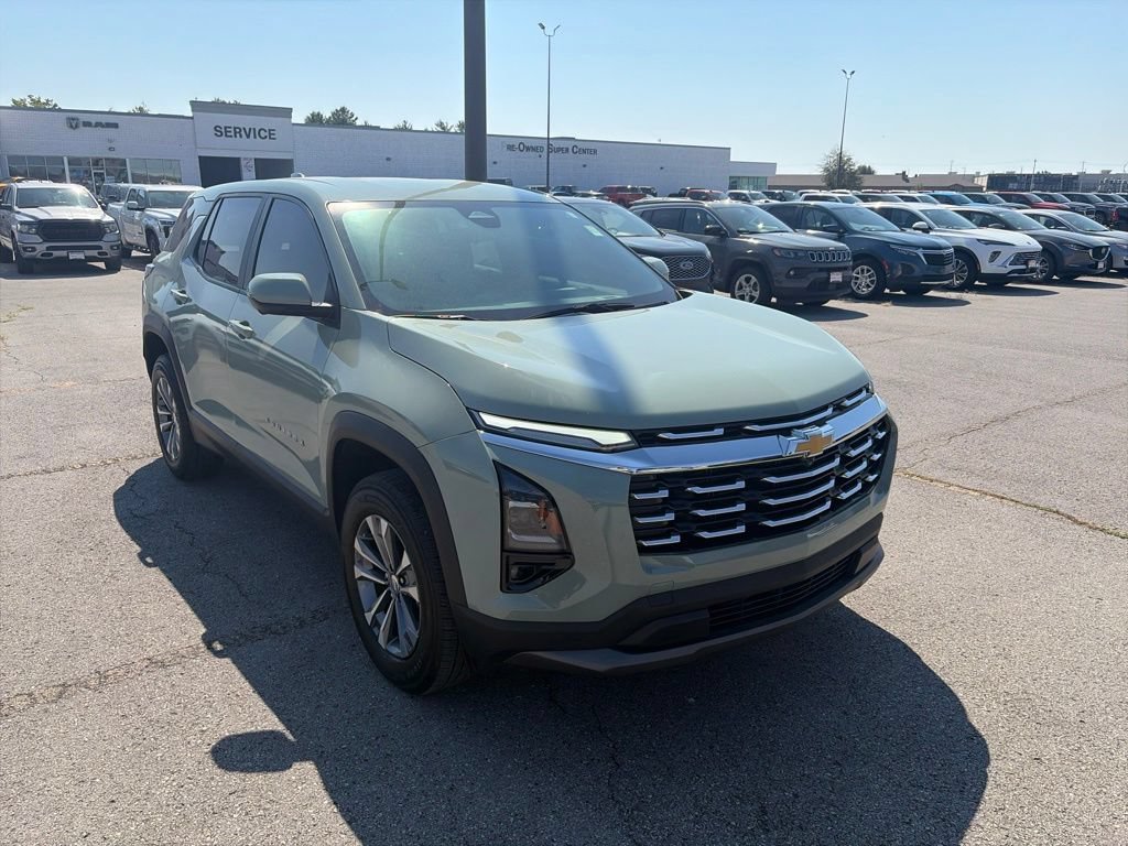 Used 2025 Chevrolet Equinox LT w/ Safety and Technology Package FWD image 8