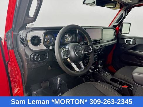 Used 2024 Jeep Wrangler Sahara w/ Technology Group image 9