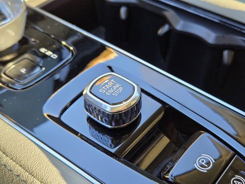 New 2026 Volvo XC90 B6 Ultra w/ Protection Package Premier image 24