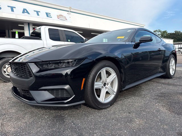 Used 2026 Ford Mustang Coupe RWD image 2